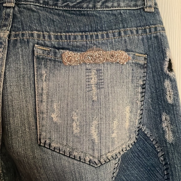 London Jeans distressed patchwork jeans… sharp! Sz 4 34” inseam - Picture 13 of 16